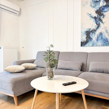 The Oasis-parking, Smart Tv, Walk-in Shower *