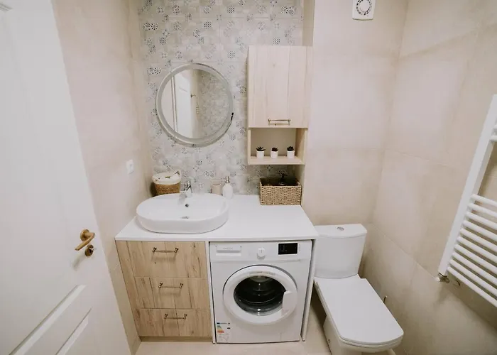 Апартаменти The Oasis-parking, Smart Tv, Walk-in Shower *