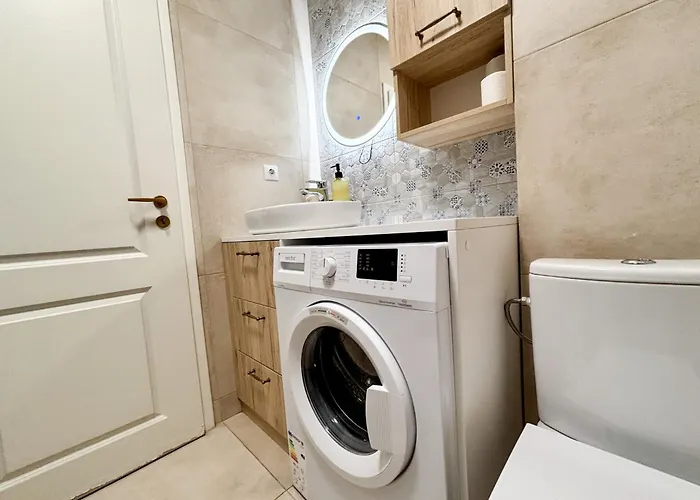 Апартаменти The Oasis-parking, Smart Tv, Walk-in Shower *